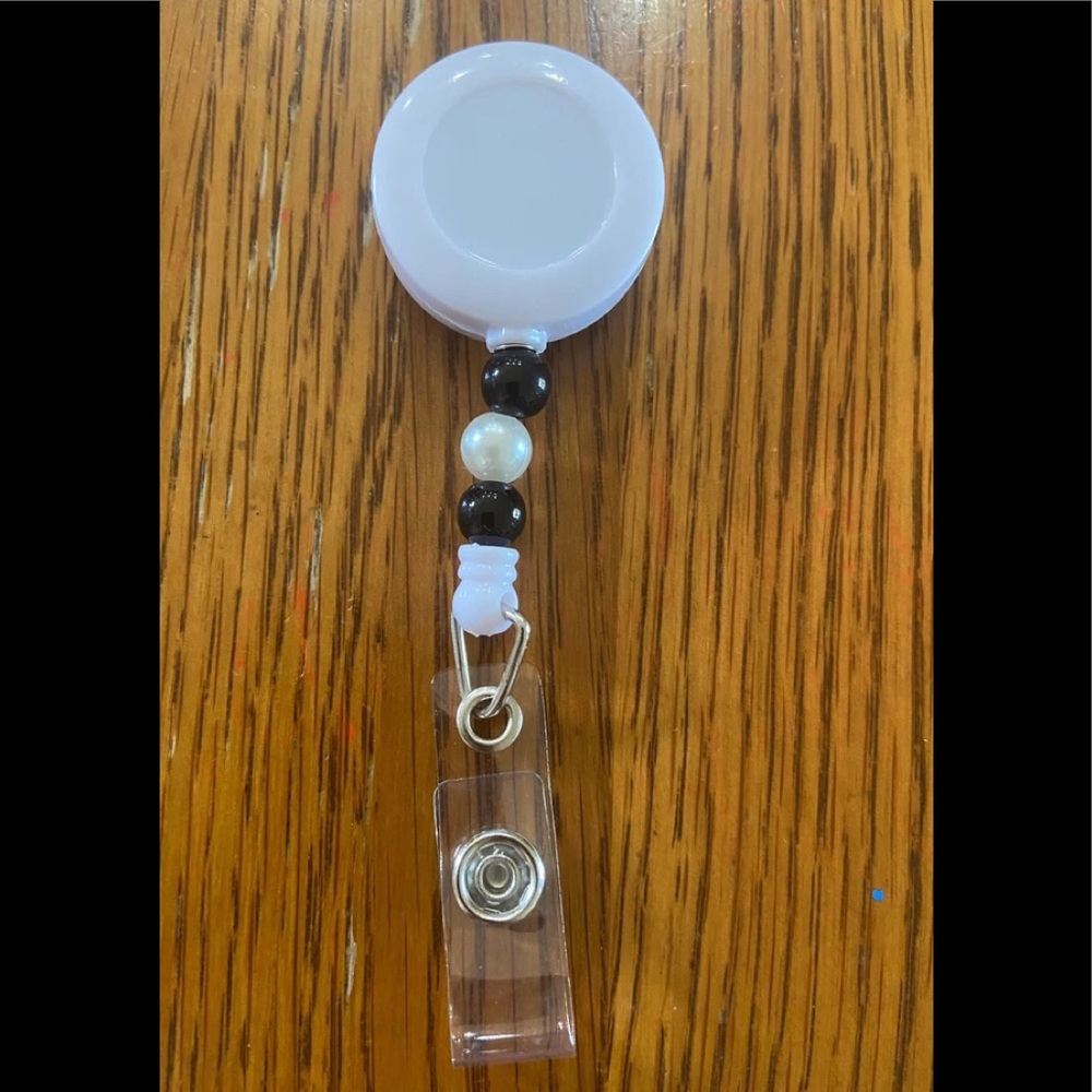Black and Pearl Beaded Interchangeable Badge Reel